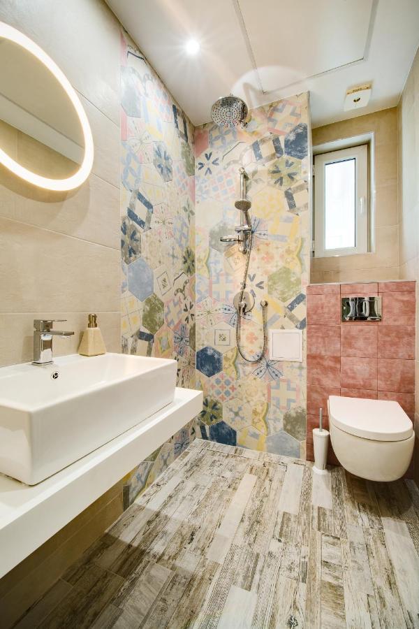 Apartment 65 - Airy Aprt At Top Center Sofia Esterno foto